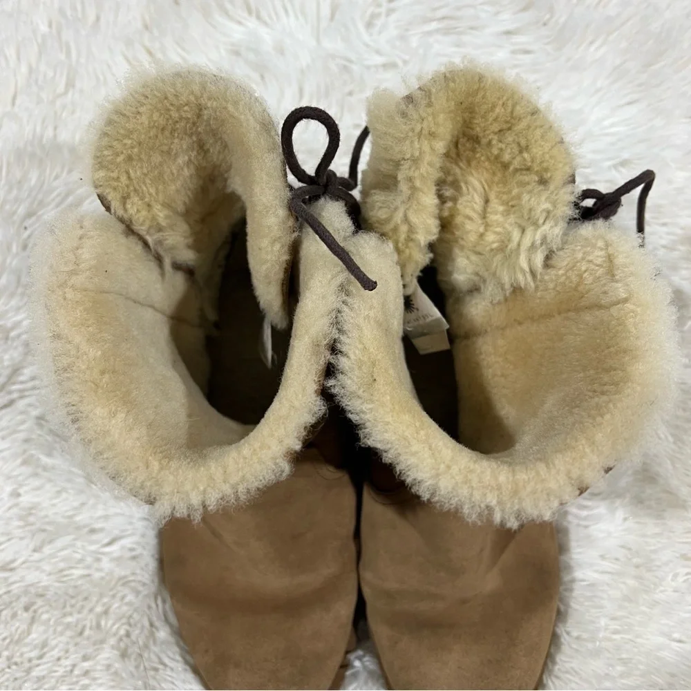 UGG Naiyah Sheepskin Boot Brown Womans size 6